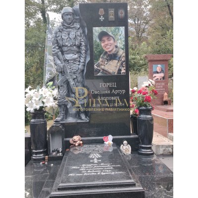 Памятник военному №0018 — ritualum.ru